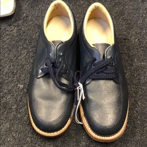 NWOT BRAND NEW boys navy blue dress shoes